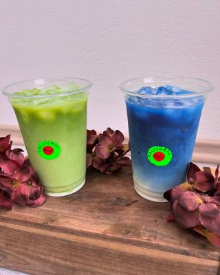 Který ochutnáte? Storm matchu nebo Storm blue tea? Každý je jiný. 🍃Storm matcha je jemně mletý zelený čaj, který dodá...